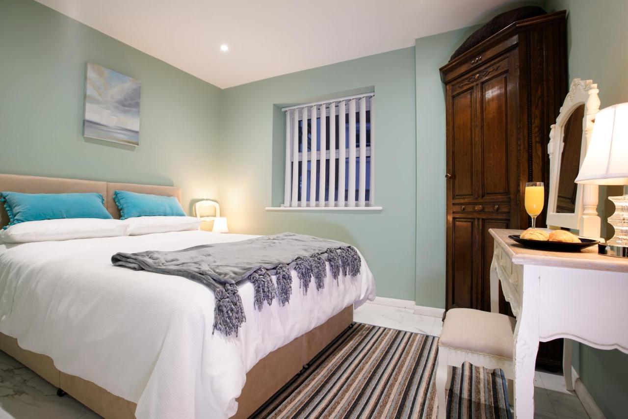 Seafarer'S View - 6 Bedroom Townhouse In Cowes, Parking & Seaviews. Cowes  Exterior foto